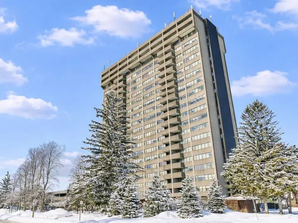 1285 Cahill Dr #708, Ottawa, ON K1V 9A7