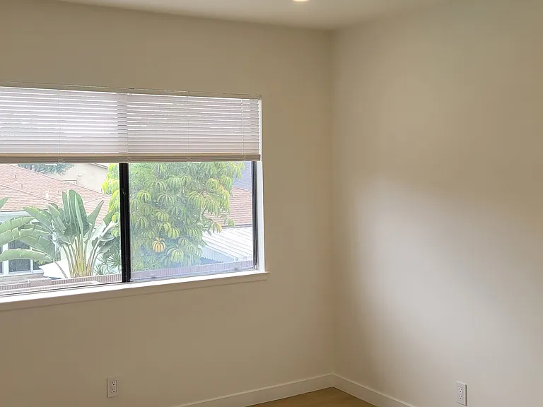 17924 Redwood Ave — Photo 24