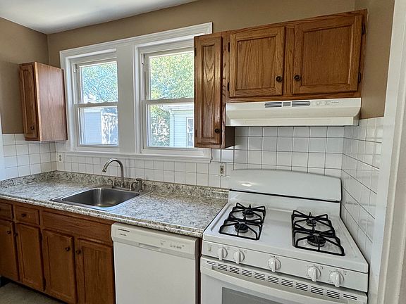 3rd image of 93 Flint St #2A
