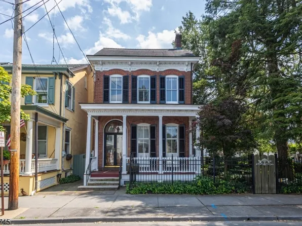 35 Perry St, Lambertville City, NJ 08530