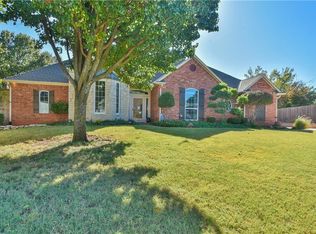 15605 Hyde Parke Dr, Edmond, OK 73013