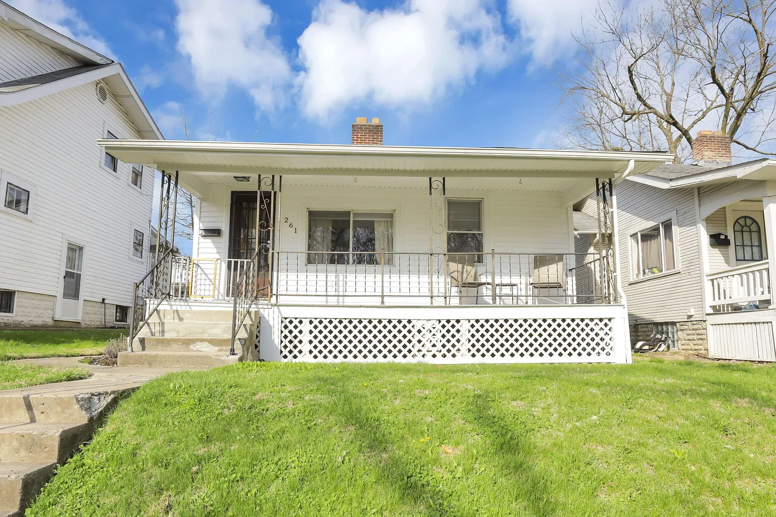 261 N Wheatland Ave photo 1