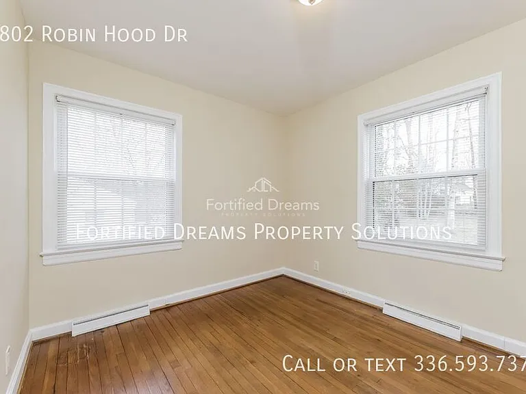 2802 Robin Hood Dr — Photo 12