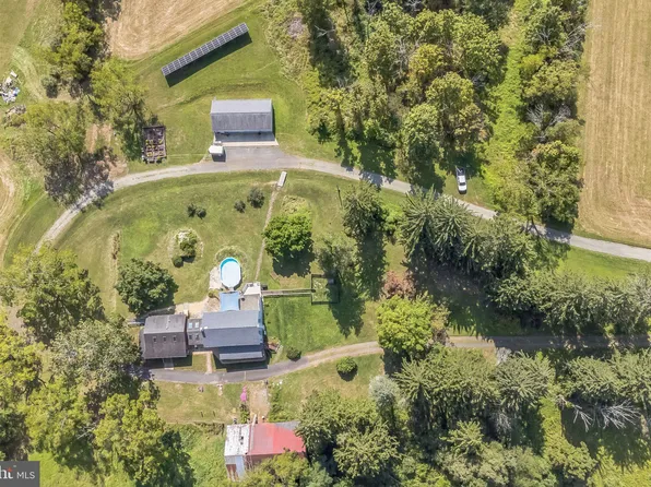 3068 Bowers Mill Rd, Pennsburg, PA 18073