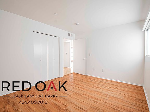 3rd image of 1011 Pico Blvd Unit 16