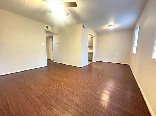 1009 Washington St, Brenham, TX 77833