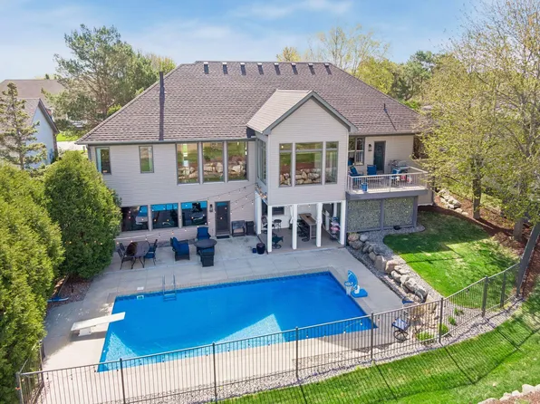 1676 Isabella Pkwy, Chaska, MN 55318