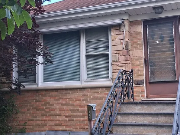 3423 N Osceola Ave, Chicago, IL 60634