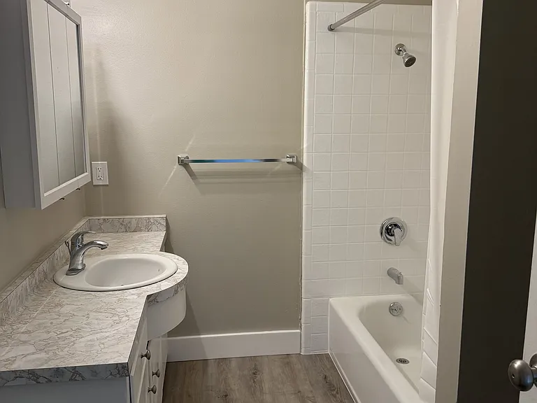 204 N Berkeley Ave #C — Photo 11