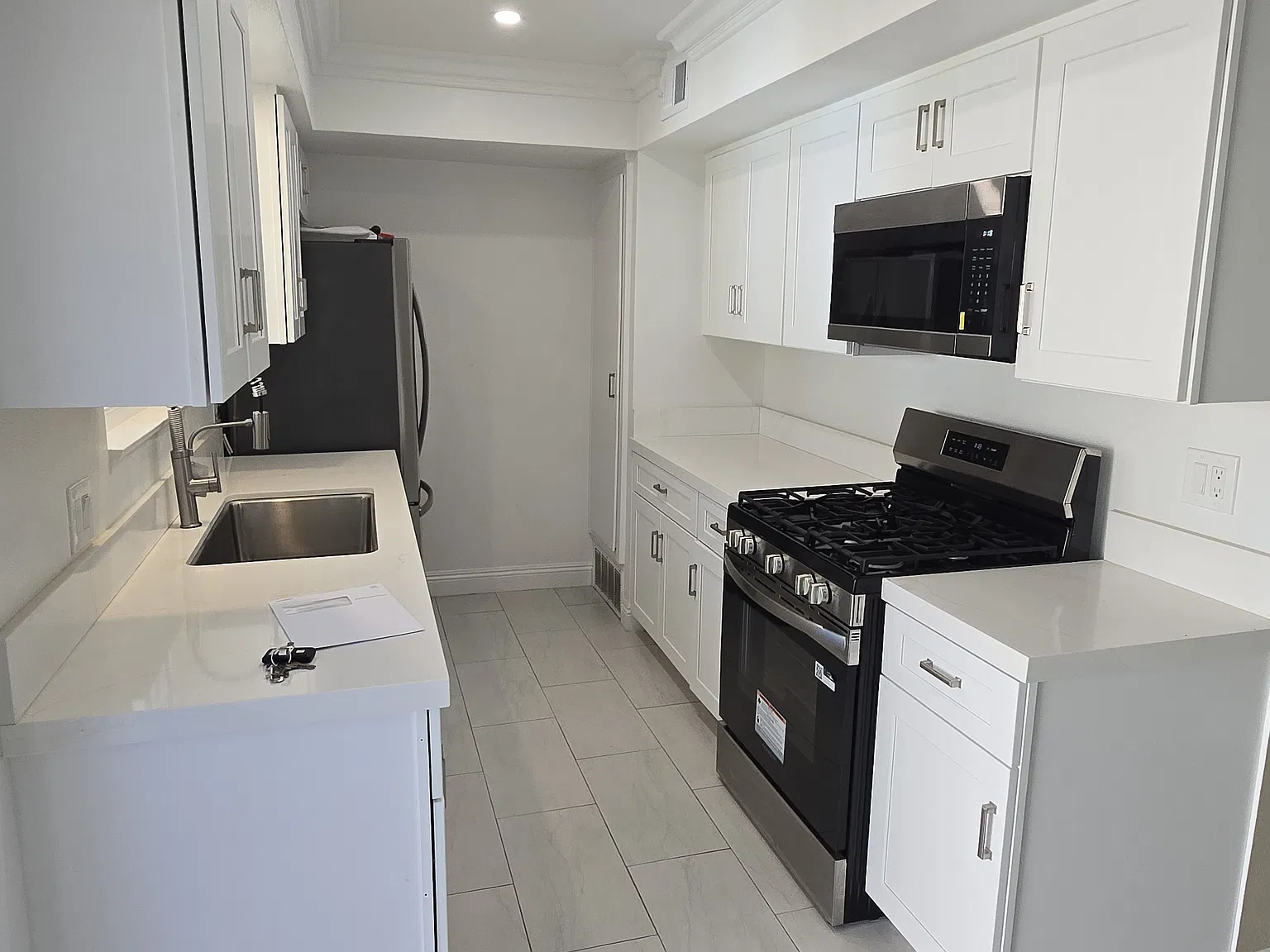 3 bed, 1276 sqft, $3,850 — Photo 3