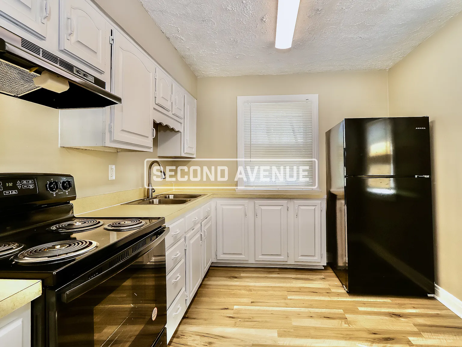 3 bed, 1.0 bath, 1053 sqft, $1,275 — Photo 3