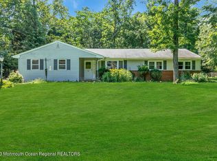 40 Birchwood Ct, Tinton Falls, NJ 07724