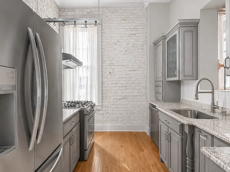 124 W Bank St #A — Photo 11