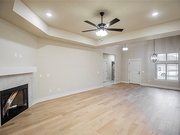 2nd image of 302 Doral Dr