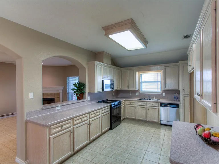 3302 Fredrick Ct — Photo 5