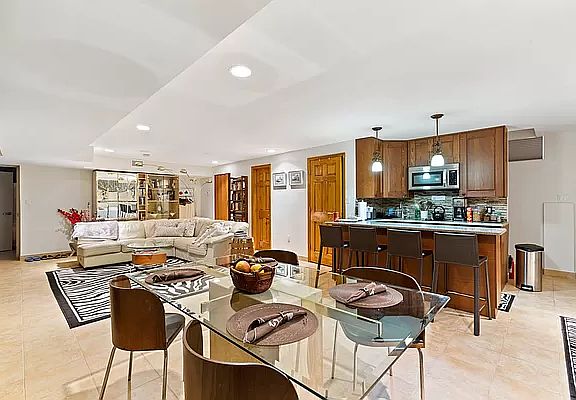4th image of 64-13 72nd St