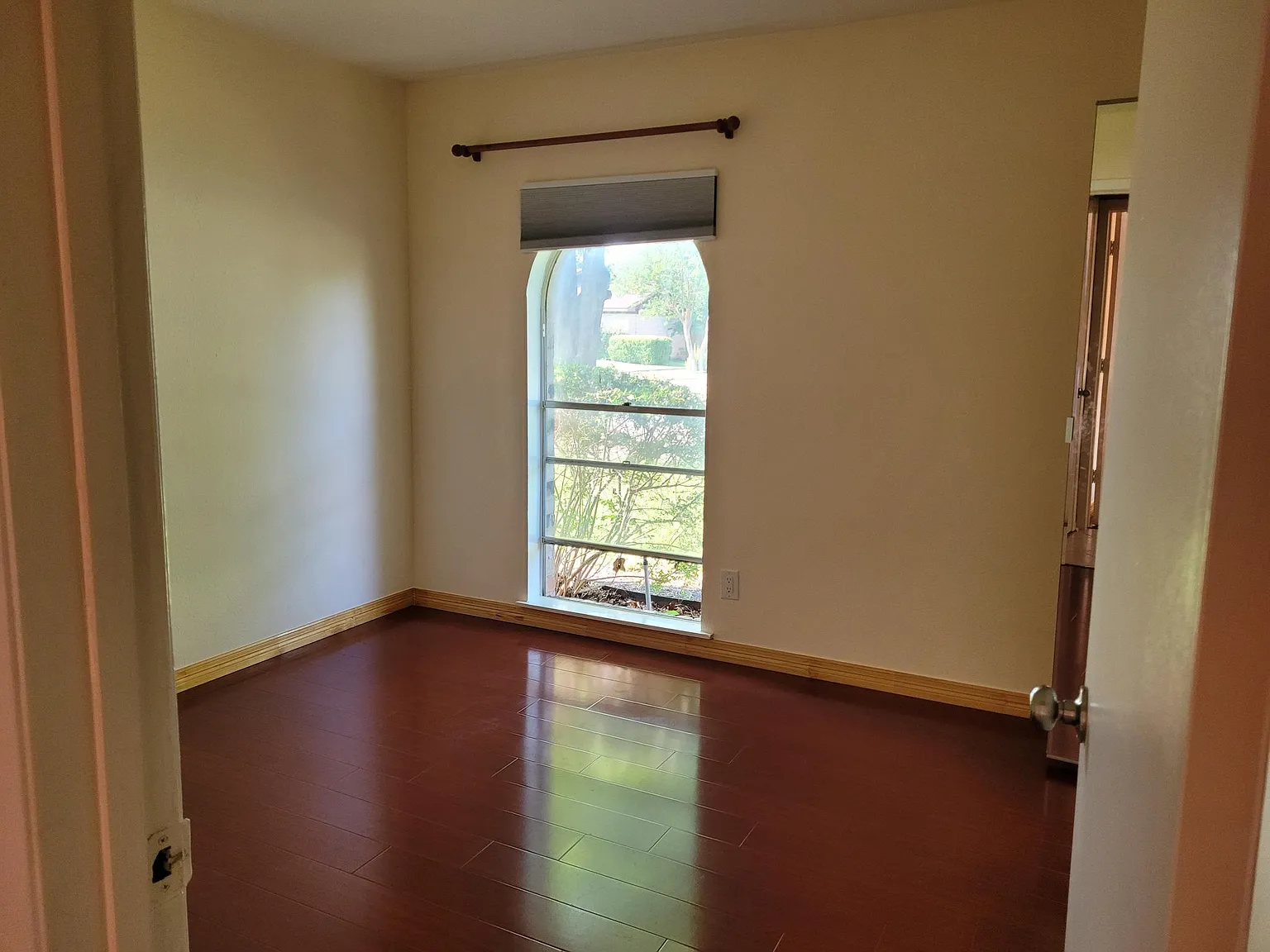 3412 Fontaine St — Photo 4