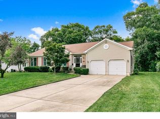 100 Cynthia Ct, Cinnaminson, NJ 08077