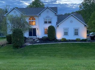 100 Castlebrooke Dr, Venetia, PA 15367