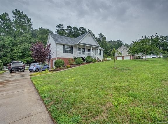 2nd image of 144 Autumn Woods Blvd