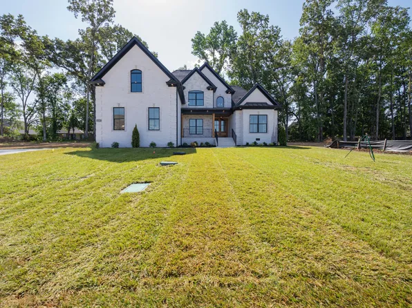 2 Delzotto Dr, Murfreesboro, TN 37128