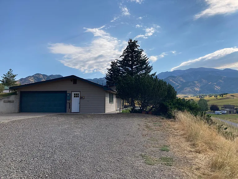 7155 Sypes Canyon Rd — Photo 6
