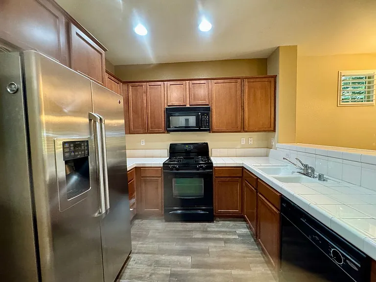 304 Esplanade Cir — Photo 9