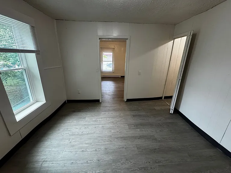 305 Lineberger St — Photo 11