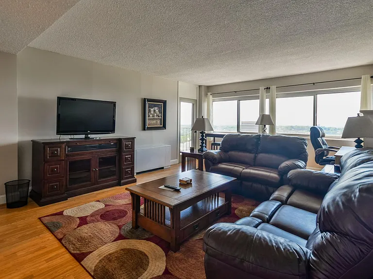 1520 Senate St #157 — Photo 4