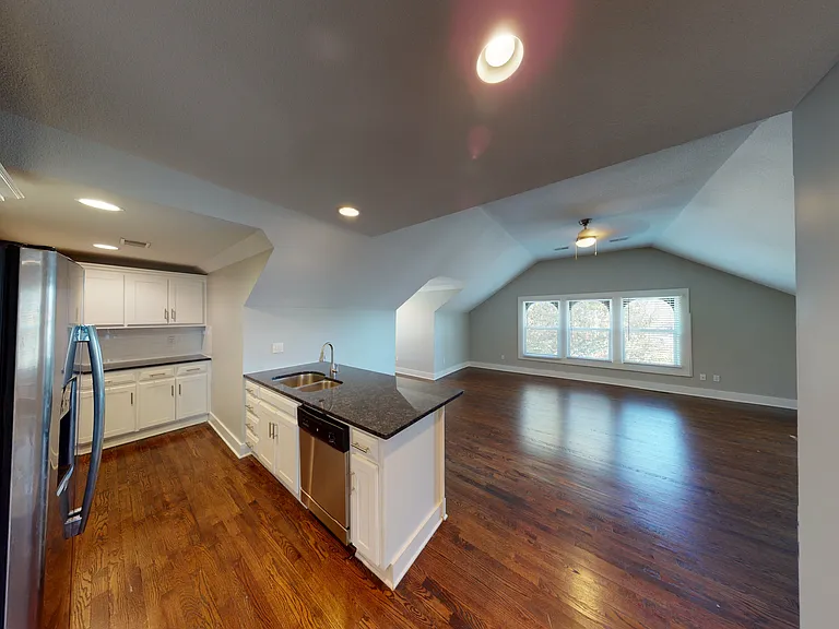 3726 Washington | Charming Updated Apartment — Photo 6