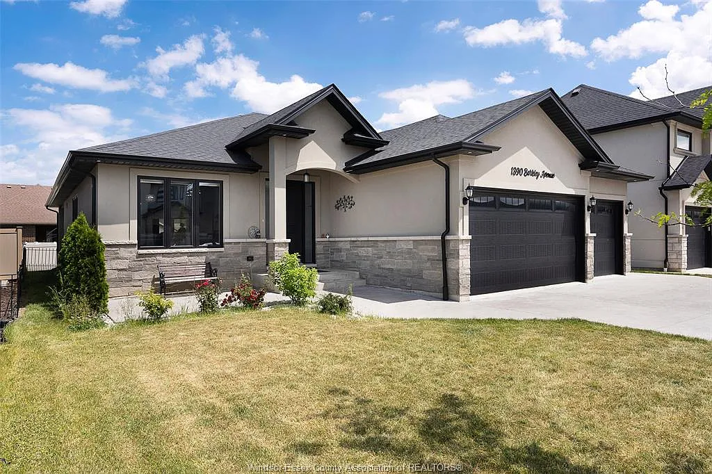 4 bed, $4,100 — Photo 2