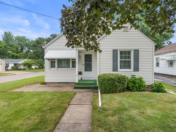 1136 53rd St, Moline, IL 61265