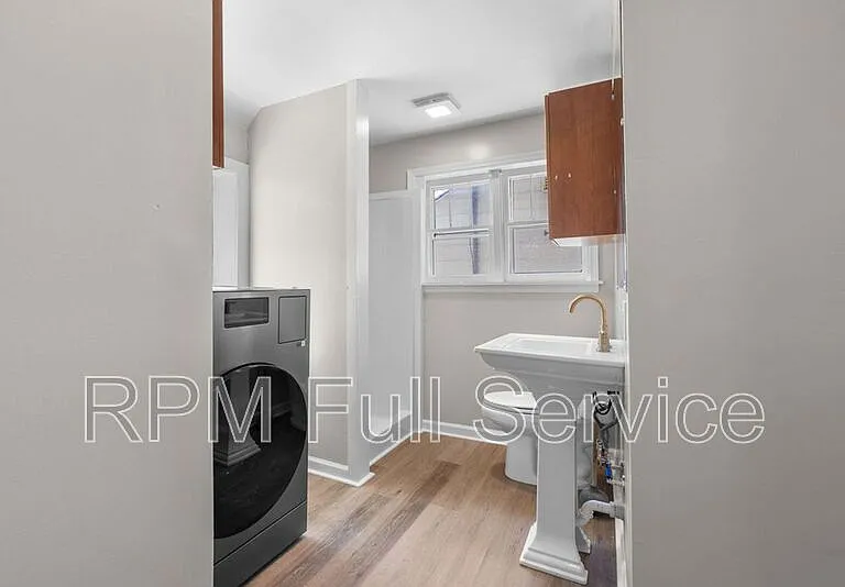 325 54th Ave N #E — Photo 14