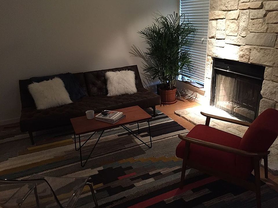 2nd image of 612 Park Pl APT 302