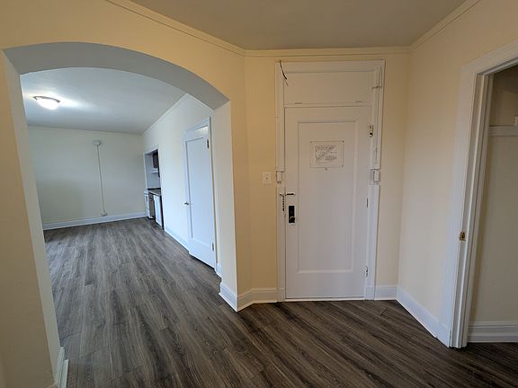 3rd image of 3314 W Diversey Ave #102