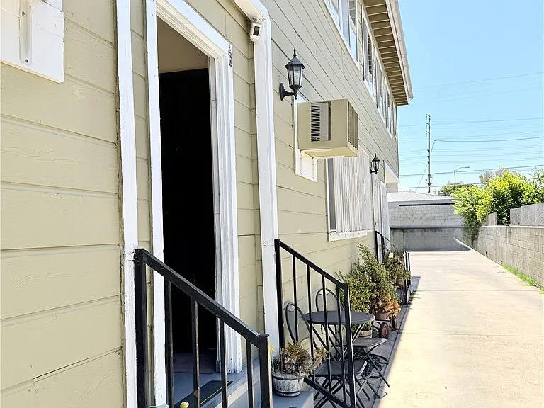 3250 Andrita St #7 — Photo 16