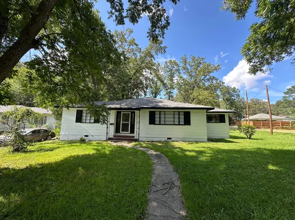 332 Melbourne Rd, Jackson, MS 39206