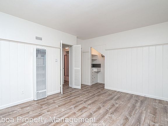 2nd image of 120 29th St #120
