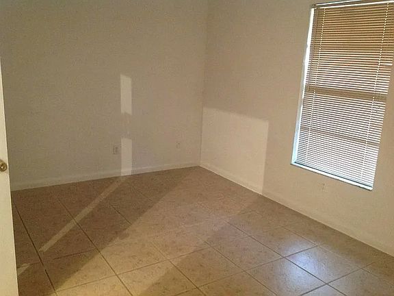 5th image of 4710 6th St W