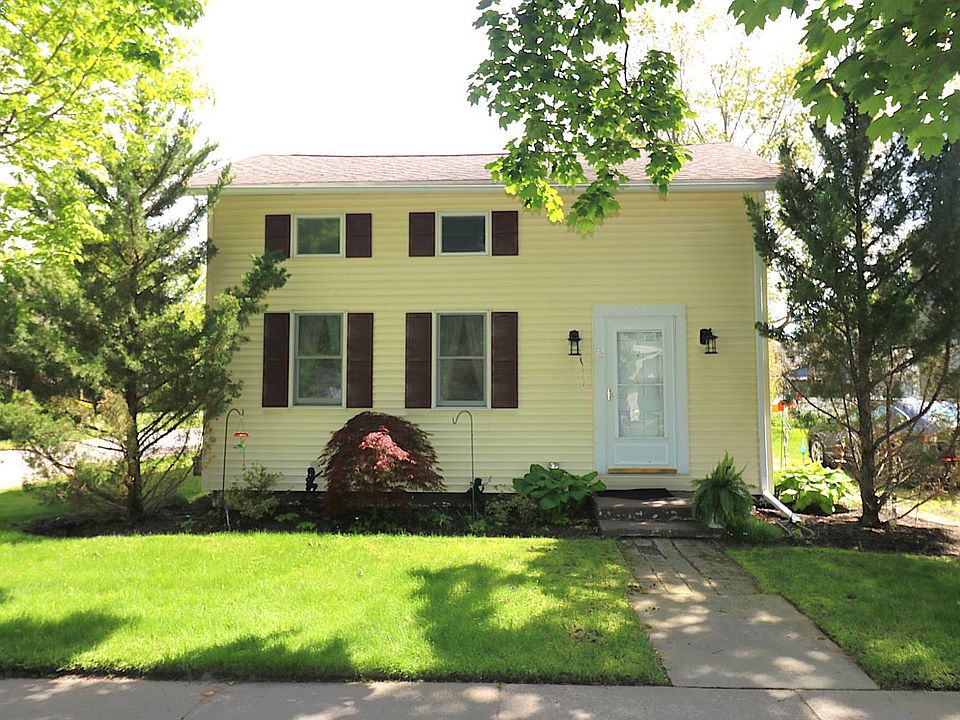 1st image of 62 Huron St