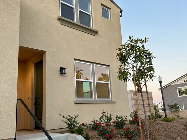 104 Upland Rd, Ventura, CA 93004