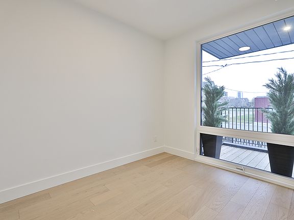 4th image of 2343 Gerrard St E #D