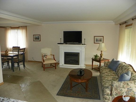 3rd image of 9124 S Clifton Park Ave