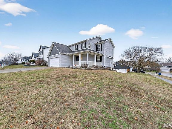 4th image of 401 Valley Oaks Dr
