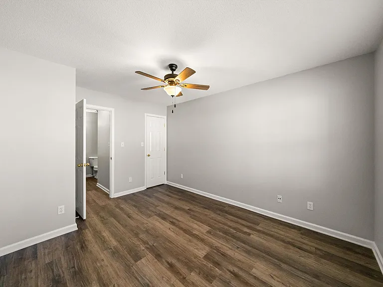 905 Hazelbrook Way — Photo 19