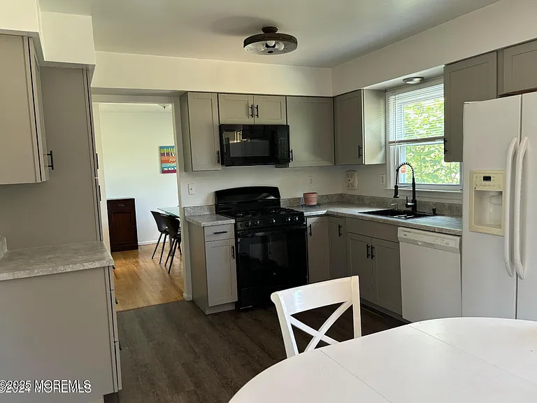 41 Heath Ave — Photo 7
