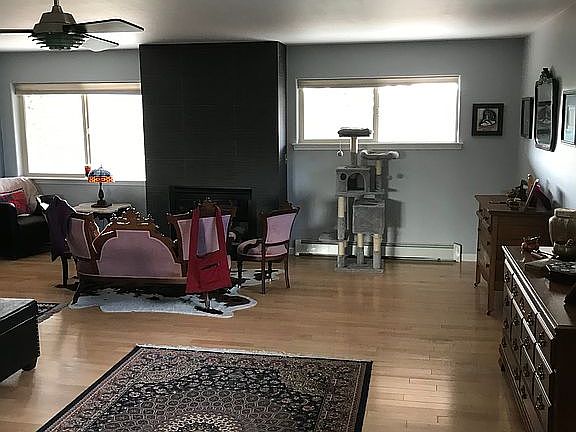 3rd image of 352 Gray Horse Cir