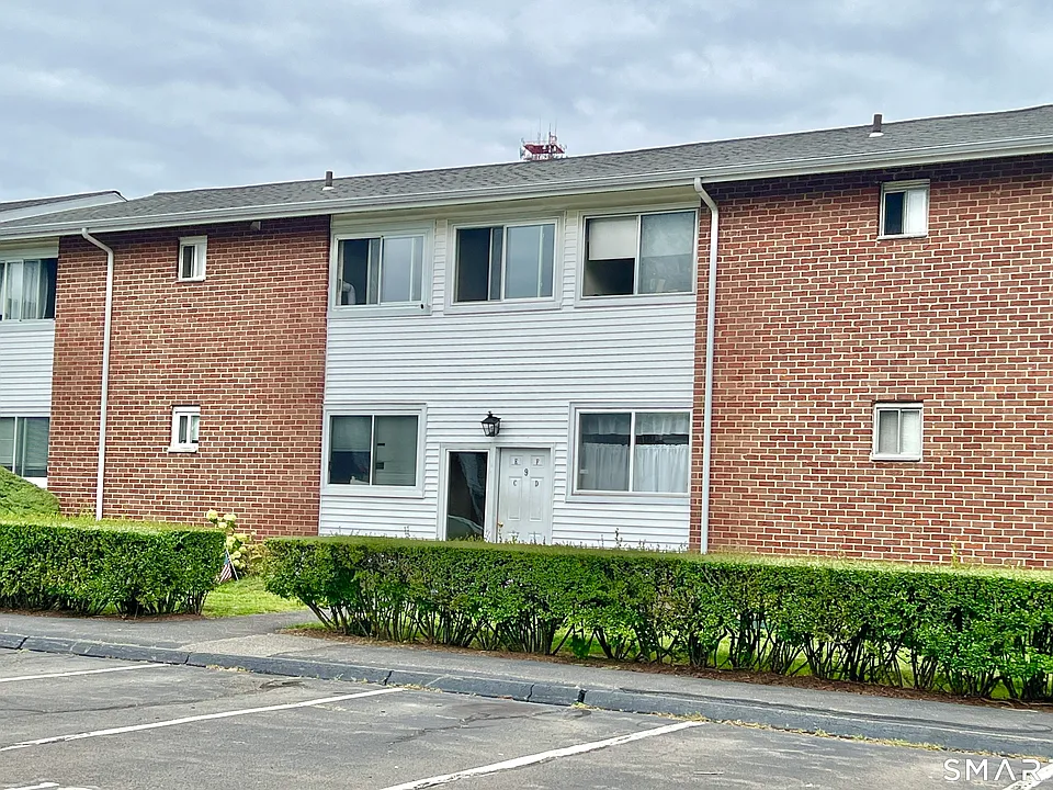 80 County St #9E