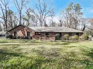 608 Gum Branch Rd, Charlotte, NC 28214