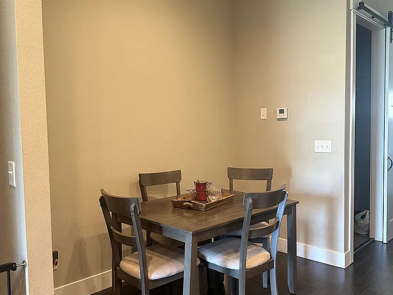 Eat in kitchen area